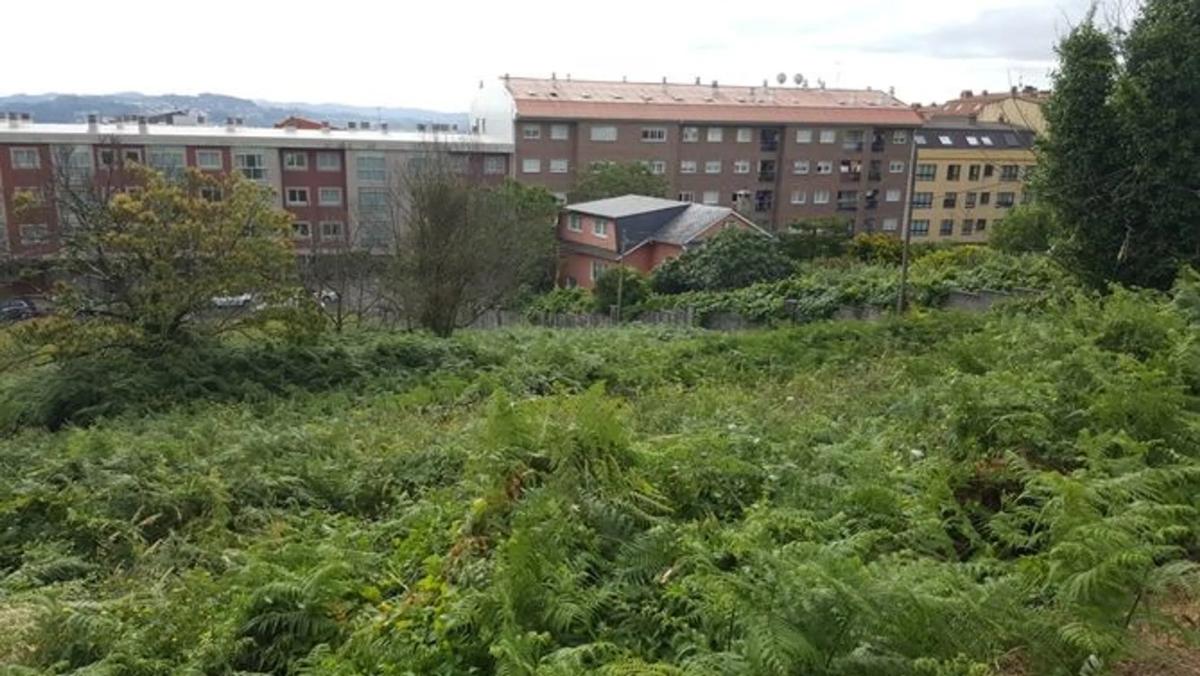Terreno en venta en Culleredo, A Coruña photo 1