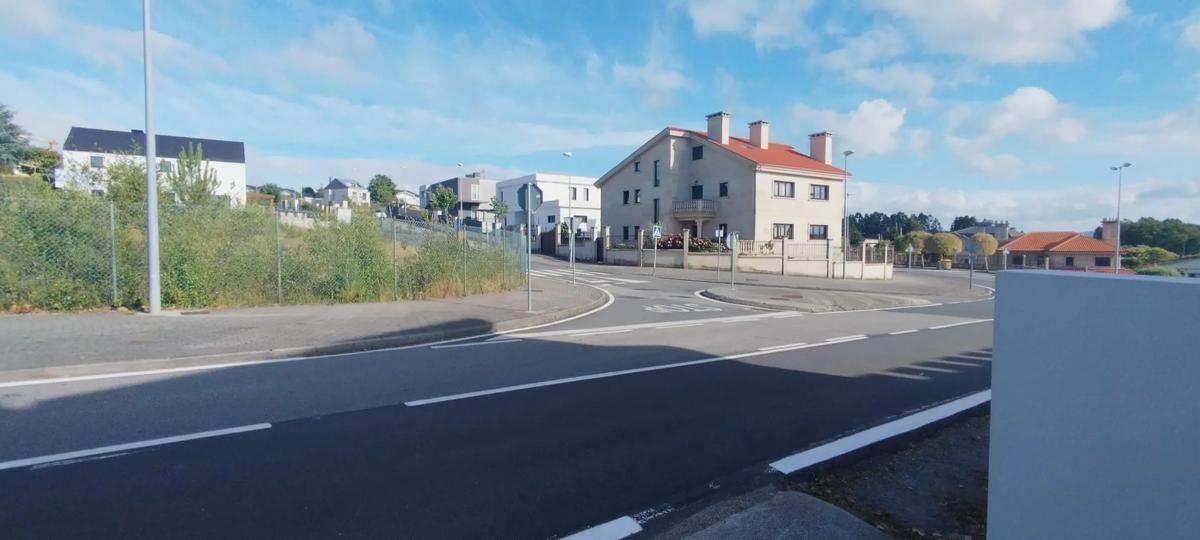 Land for sale in Oleiros, A Coruña photo 3