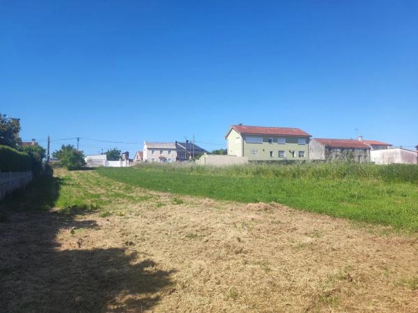 Terreno en Parroquia Carnoedo thumbnail 1