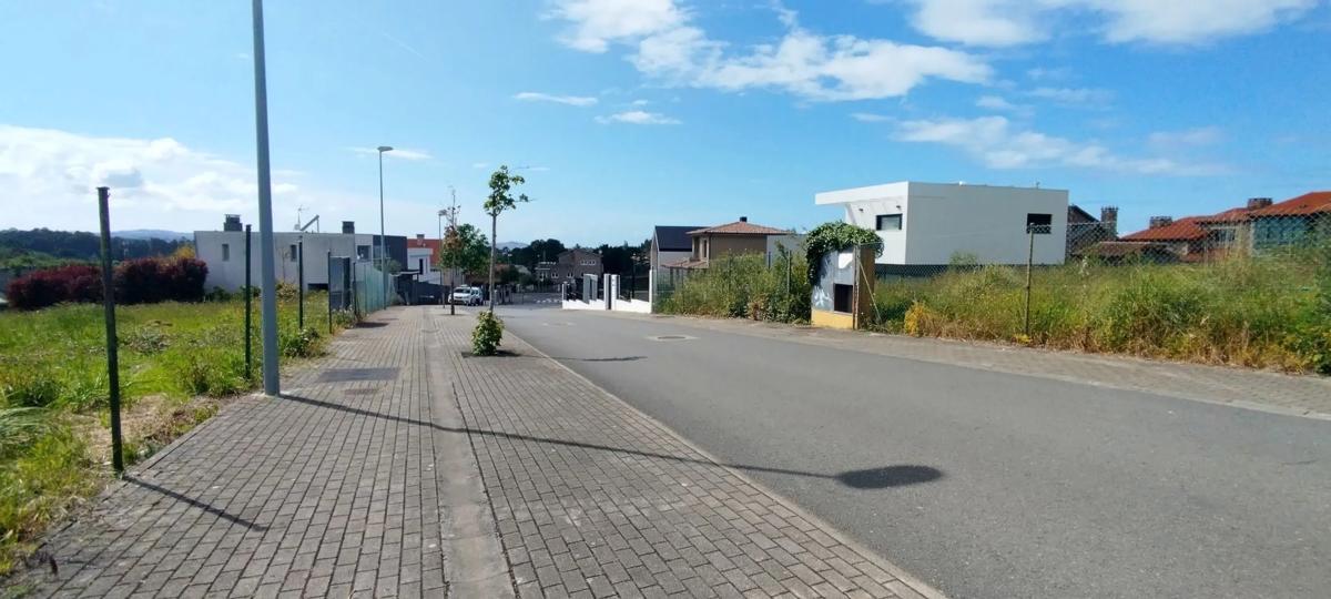Land for sale in Oleiros, A Coruña photo 1