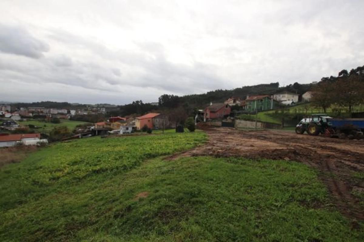 Terreno en venta en Culleredo, A Coruña photo 2