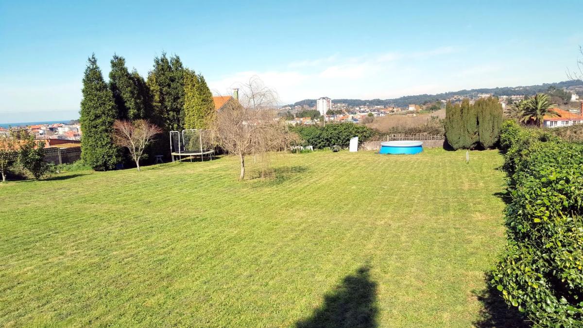 Terreno en venta en Oleiros, A Coruña photo 2