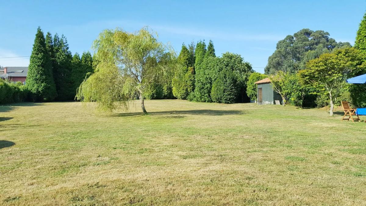 Terreno en venta en Oleiros, A Coruña photo 3