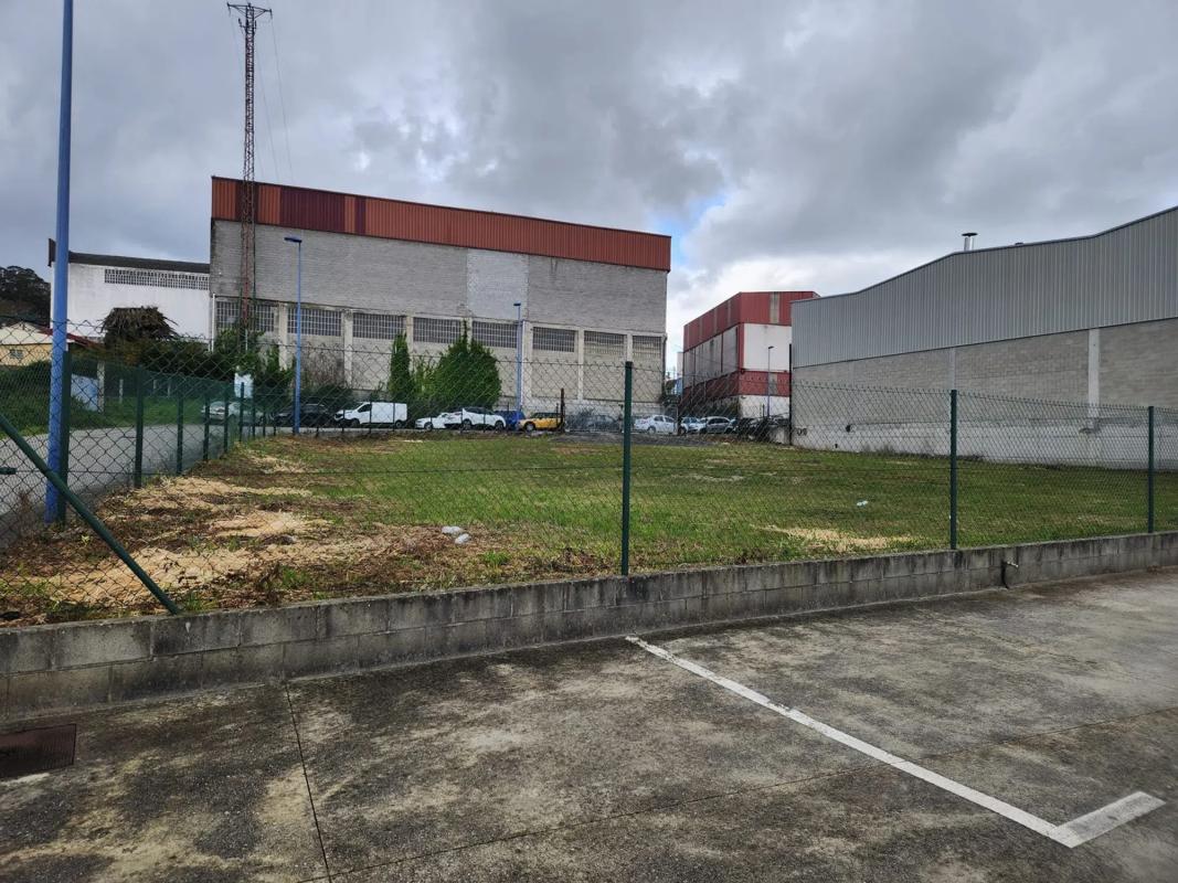 Terreno en venta en Culleredo, A Coruña photo 2