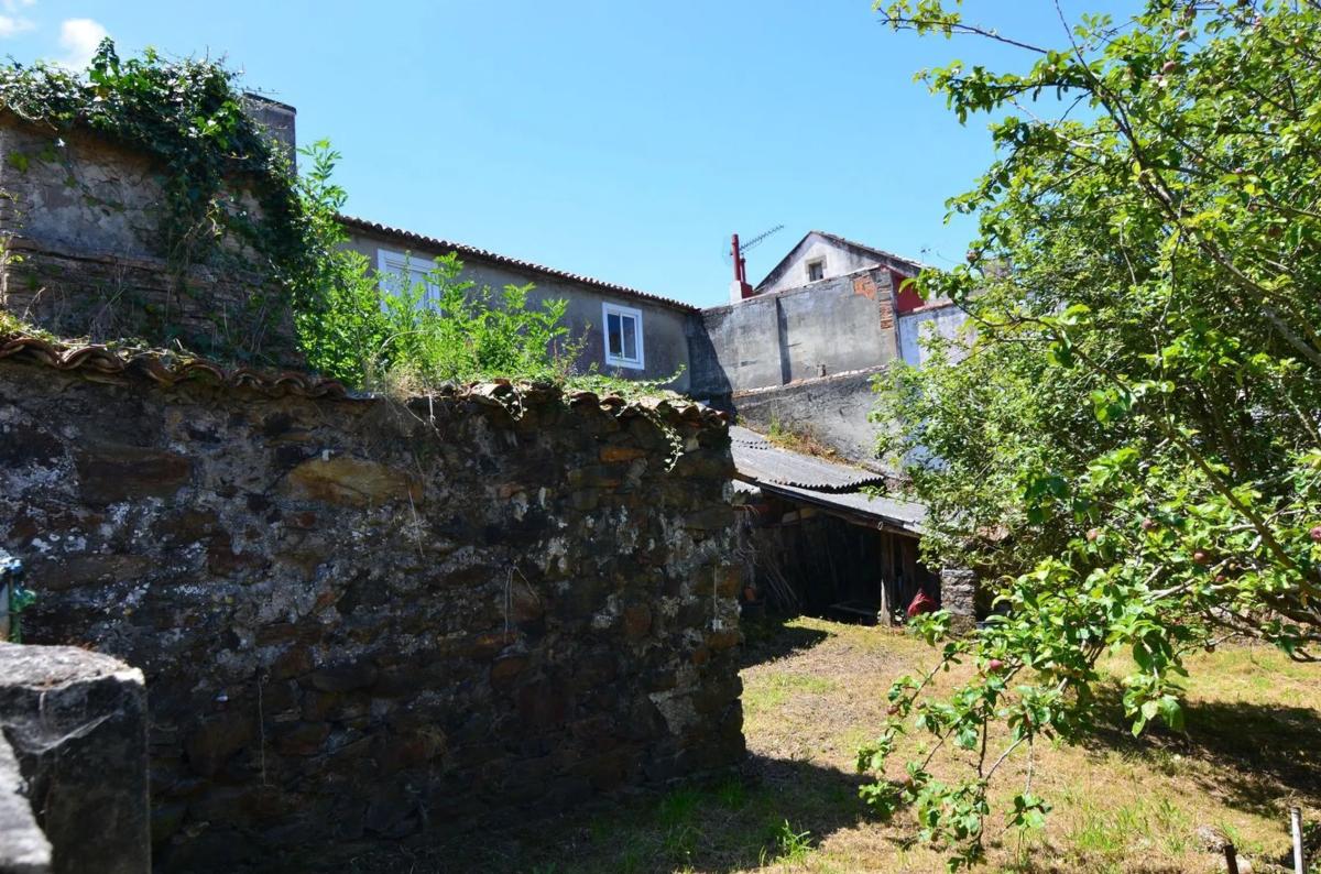 Land for sale in Oleiros, A Coruña photo 3
