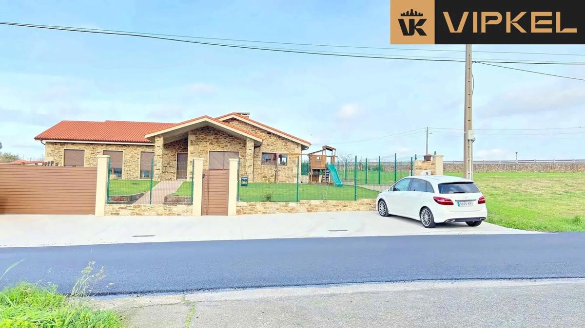 Land for sale in Arteijo, A Coruña photo 2