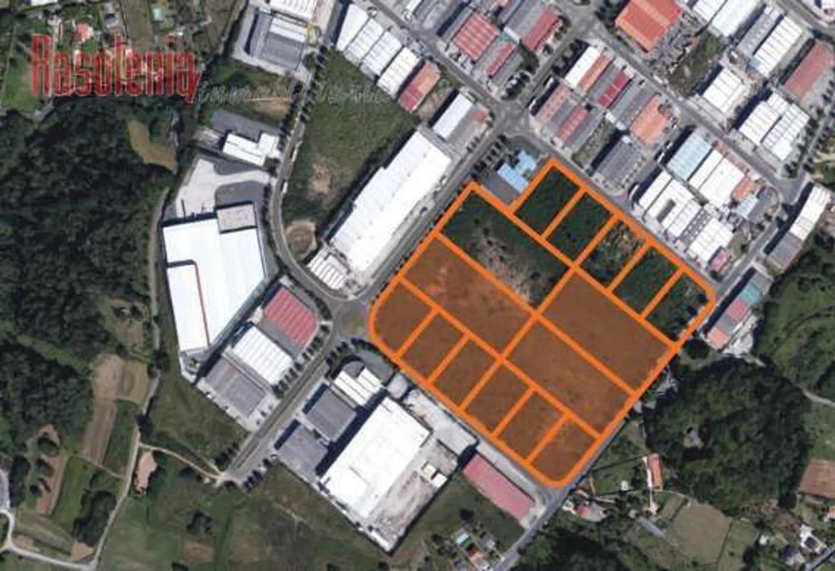 Terreno en venta en Cambre, A Coruña photo 2
