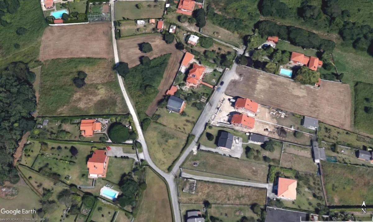 Terreno en venta en Oleiros, A Coruña photo 2