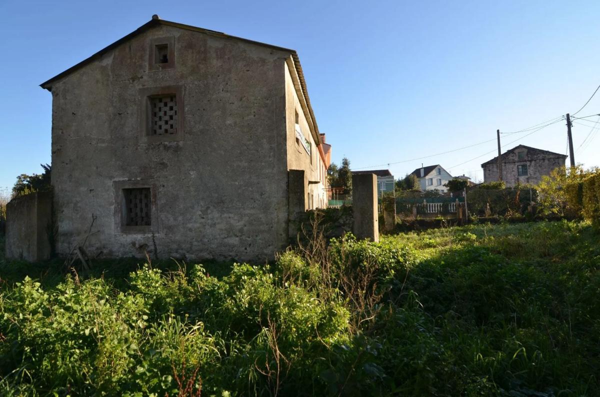 Terreno en venta en Oleiros, A Coruña photo 3