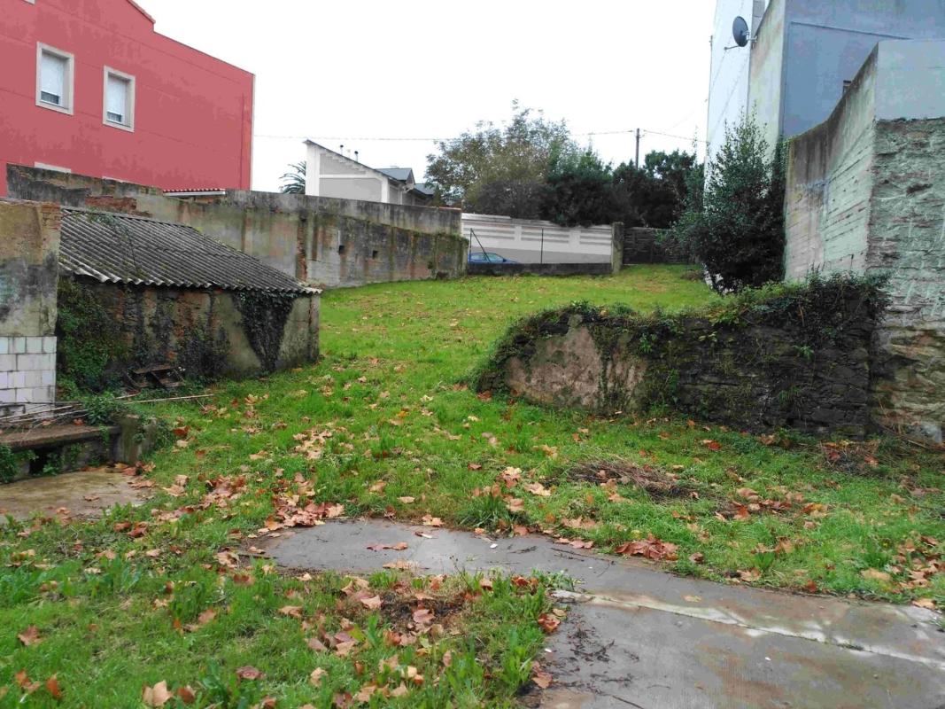 Terreno en venta en Oleiros, A Coruña photo 3