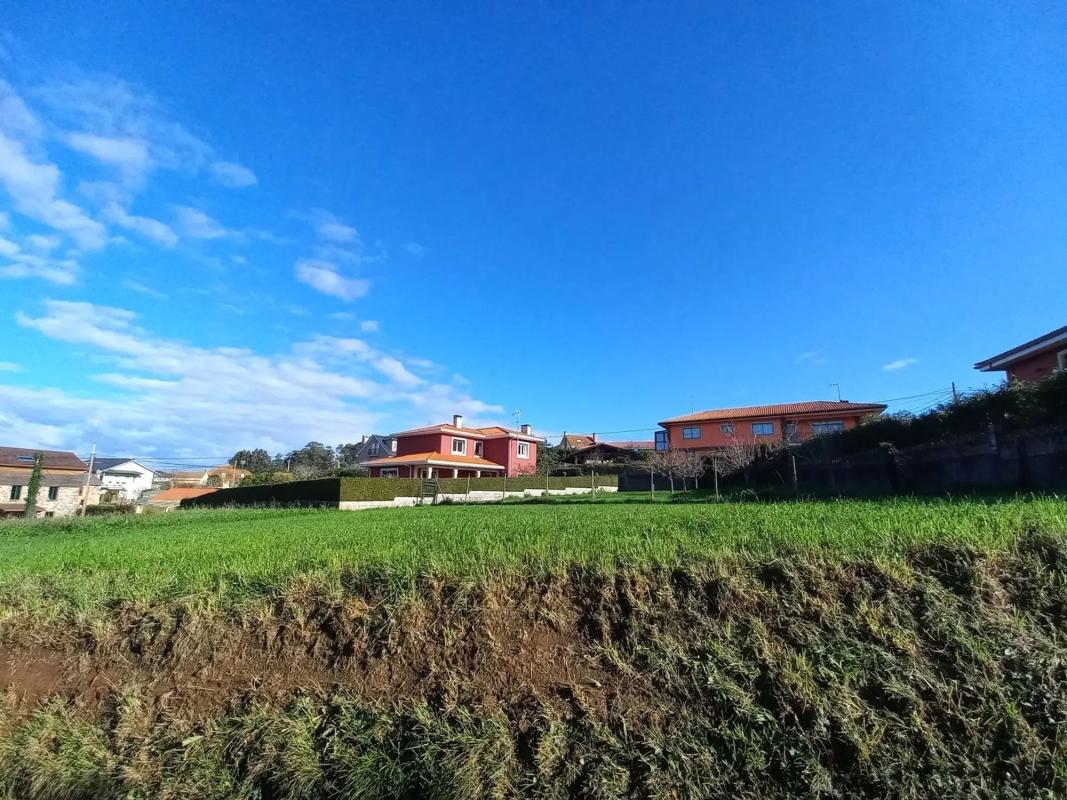 Terreno en venta en Oleiros, A Coruña photo 1
