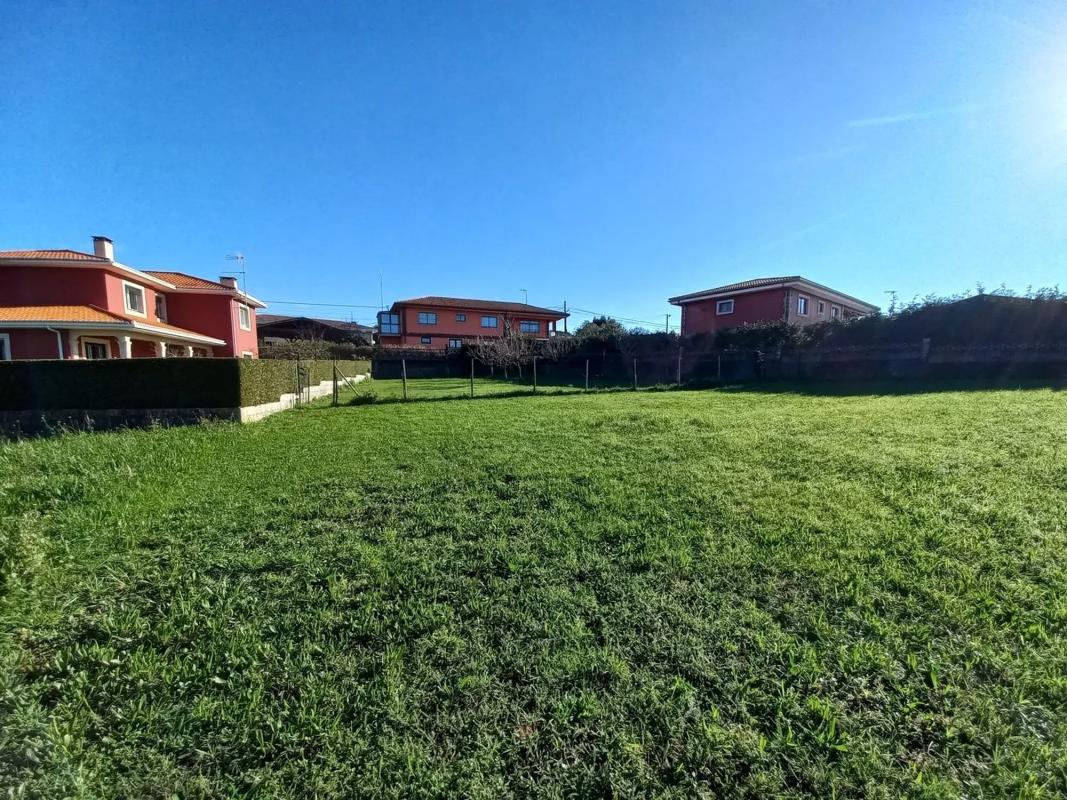 Terreno en venta en Oleiros, A Coruña photo 2