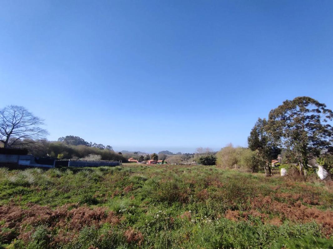 Terreno en venta en Oleiros, A Coruña photo 3
