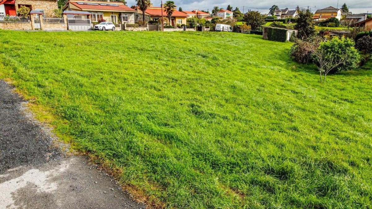 Terreno en venta en Oleiros, A Coruña photo 2