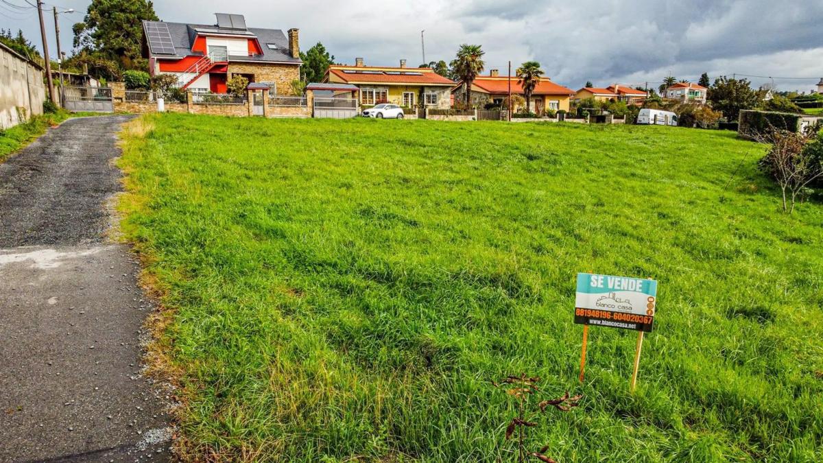 Terreno en venta en Oleiros, A Coruña photo 3