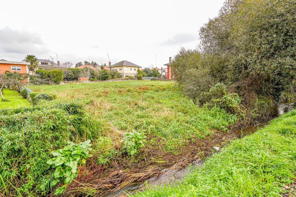 Terreno en venta en Oleiros, A Coruña photo 2