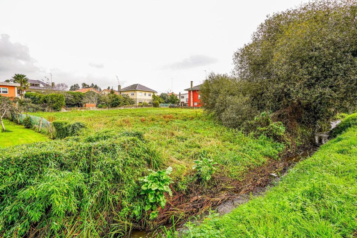 Terreno en venta en Oleiros, A Coruña photo 4
