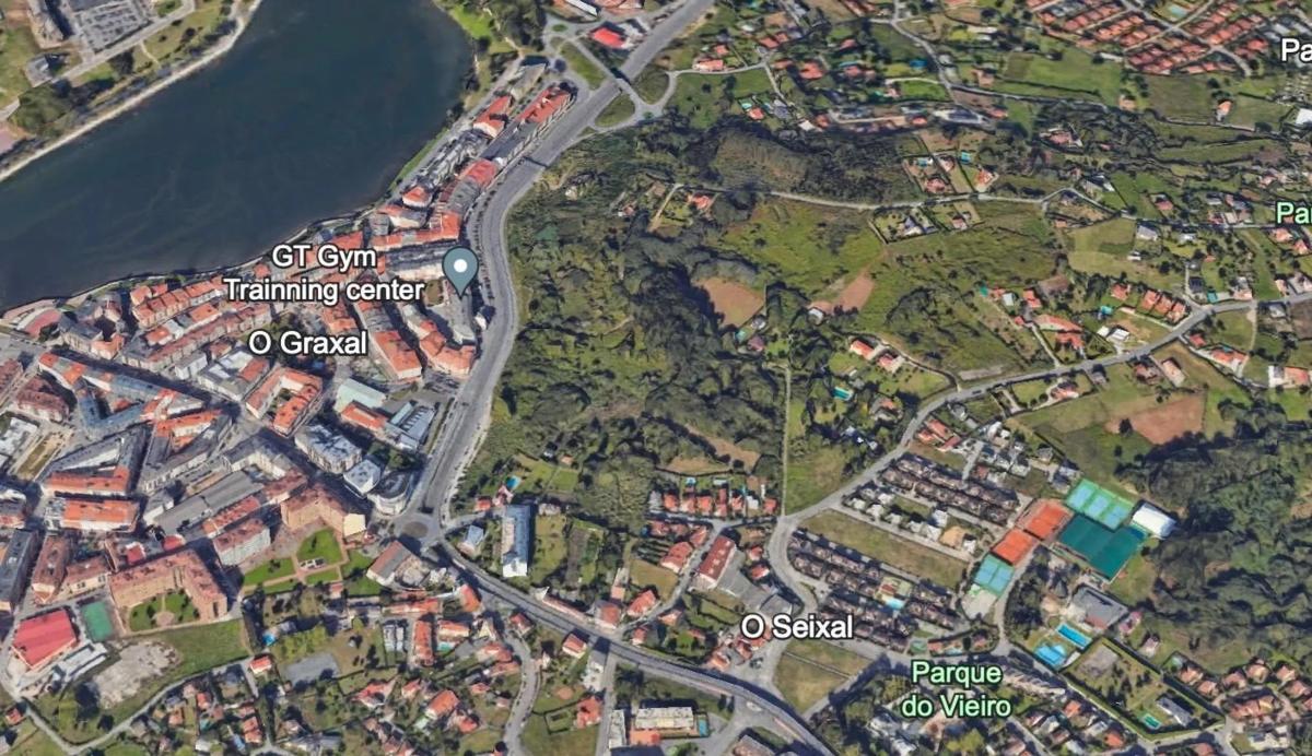 Działka na sprzedaż w Oleiros, A Coruña photo 1