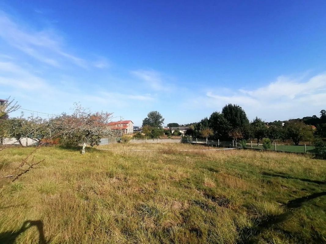 Terreno en venta en Bergondo, A Coruña photo 2