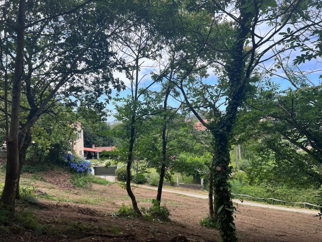 Terreno en venta en Oleiros, A Coruña photo 2