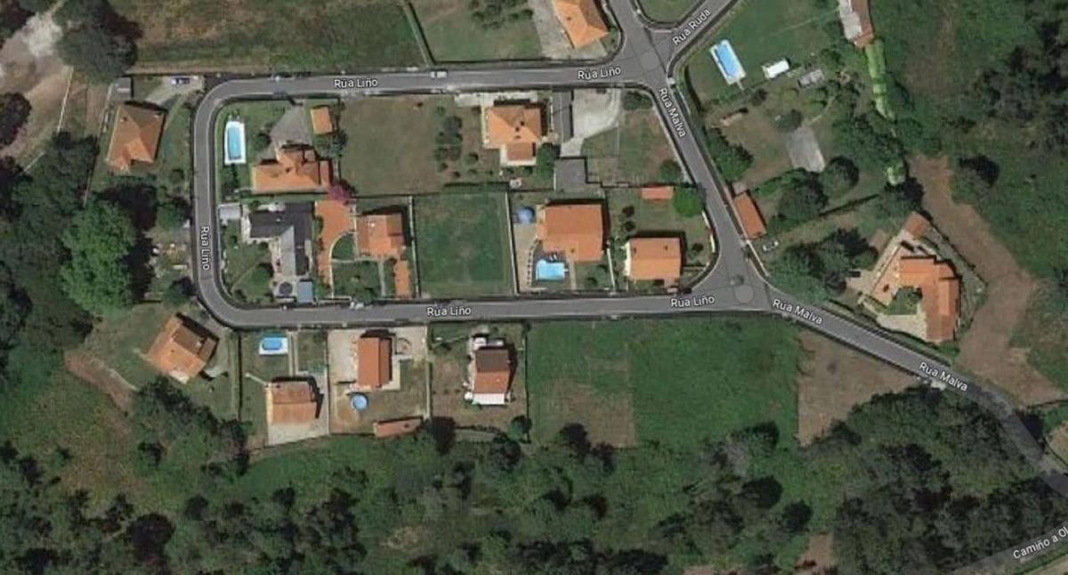 Terreno en venta en Oleiros, A Coruña photo 1
