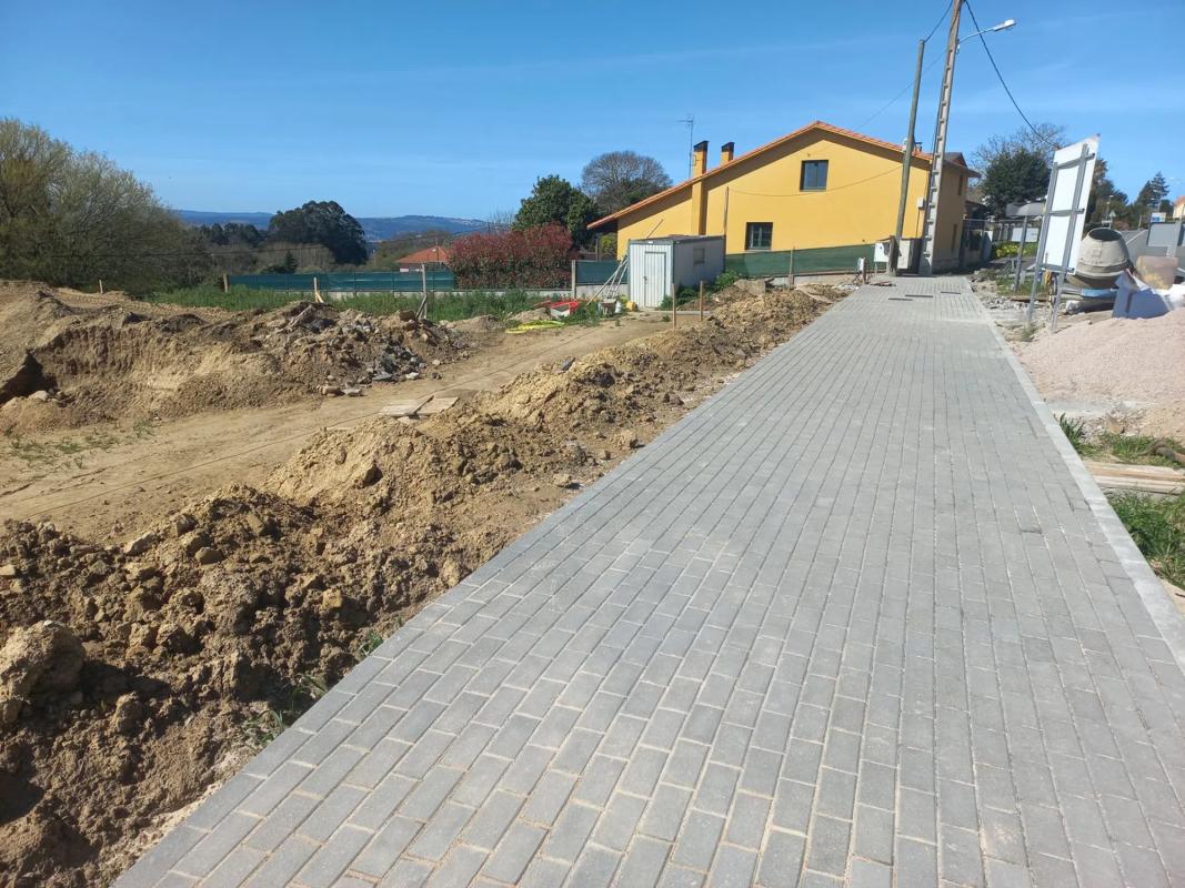 Terreno en venta en Oleiros, A Coruña photo 2