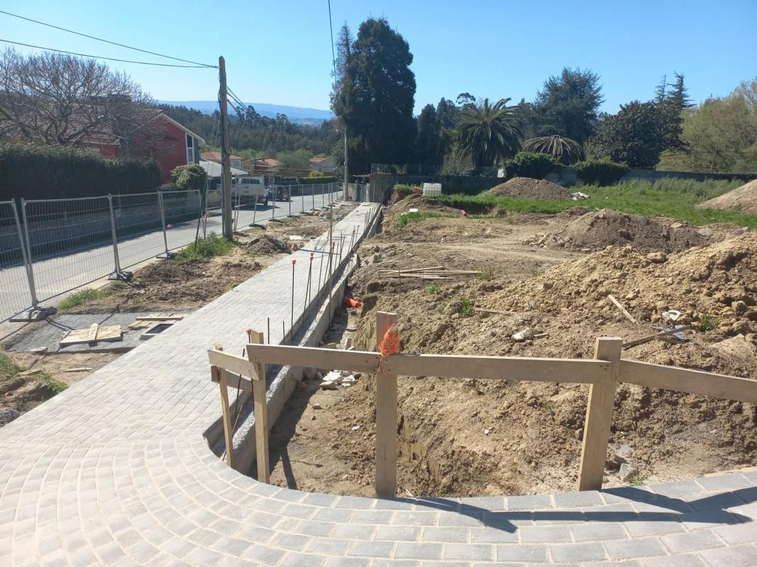 Terreno en venta en Oleiros, A Coruña photo 4