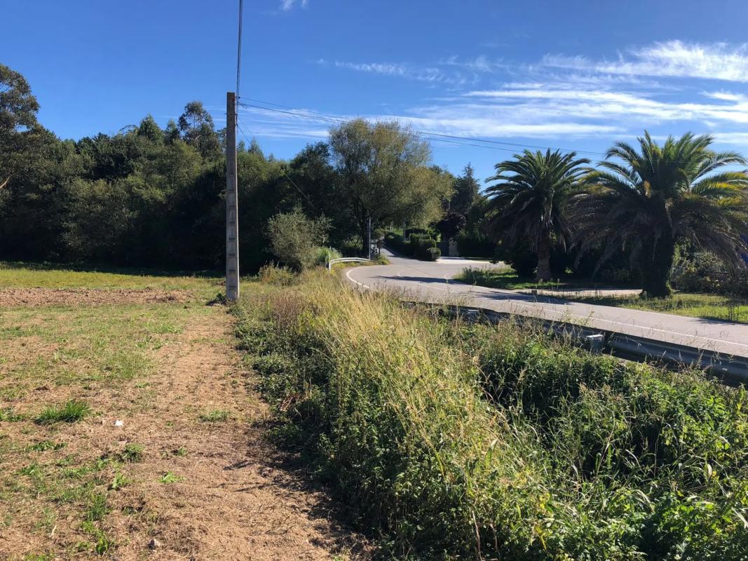 Terreno en venta en Oleiros, A Coruña photo 3