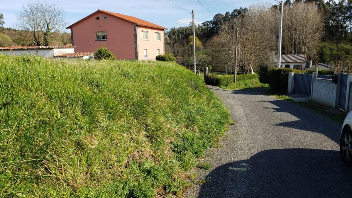 Terreno en venta en Bergondo, A Coruña photo 2
