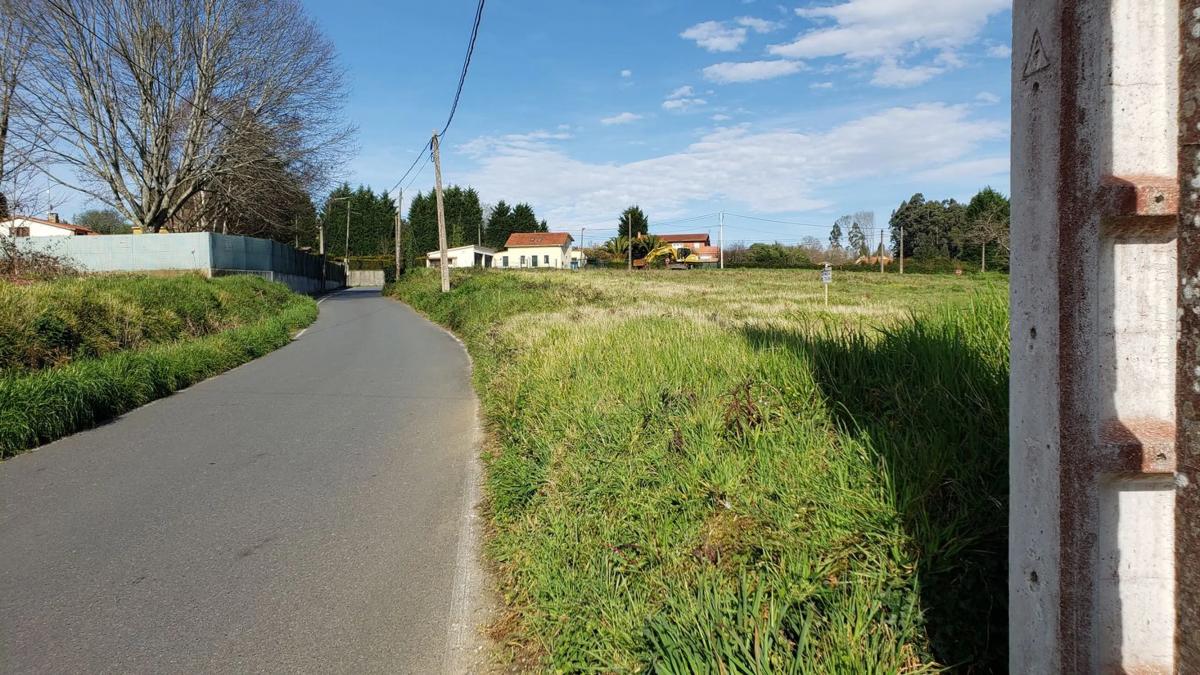 Terreno en venta en Bergondo, A Coruña photo 3