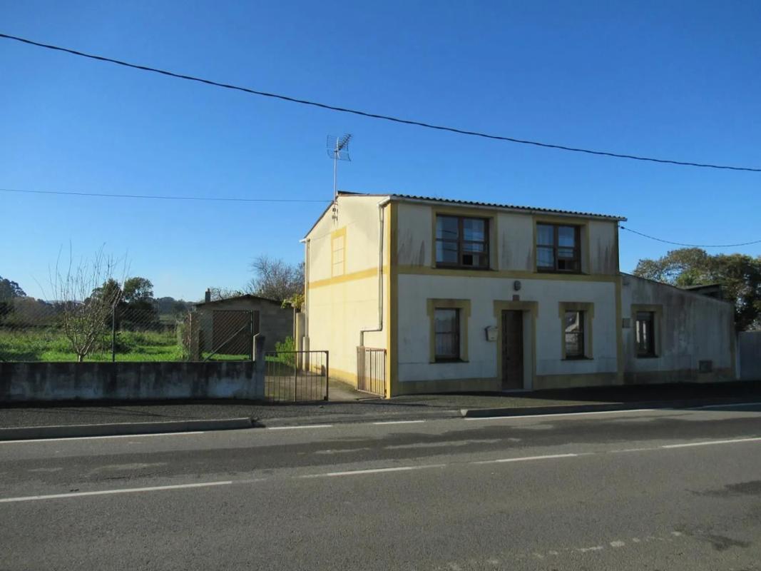 Terreno en venta en Oleiros, A Coruña photo 1