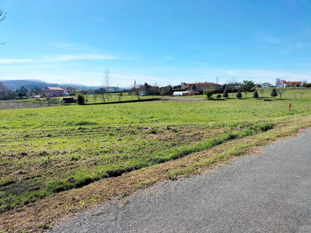 Terreno en venta en Bergondo, A Coruña photo 1