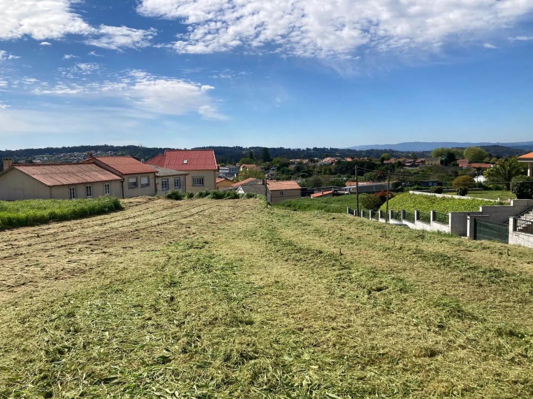 Terreno en venta en Oleiros, A Coruña photo 2
