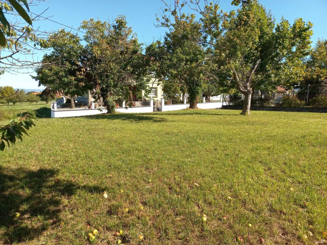 Terreno en venta en Bergondo, A Coruña photo 4