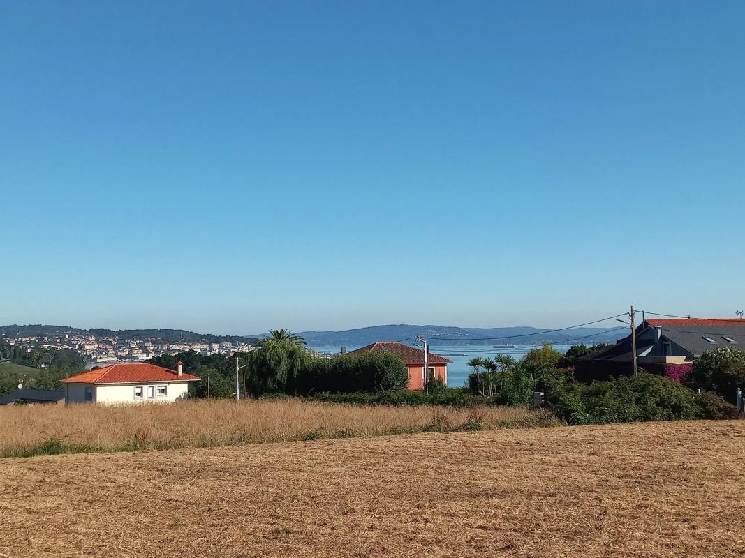 Terreno en venta en Bergondo, A Coruña photo 3