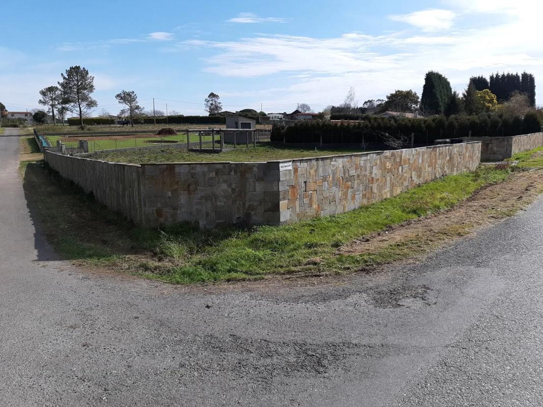 Terreno en venta en Carral, A Coruña photo 3