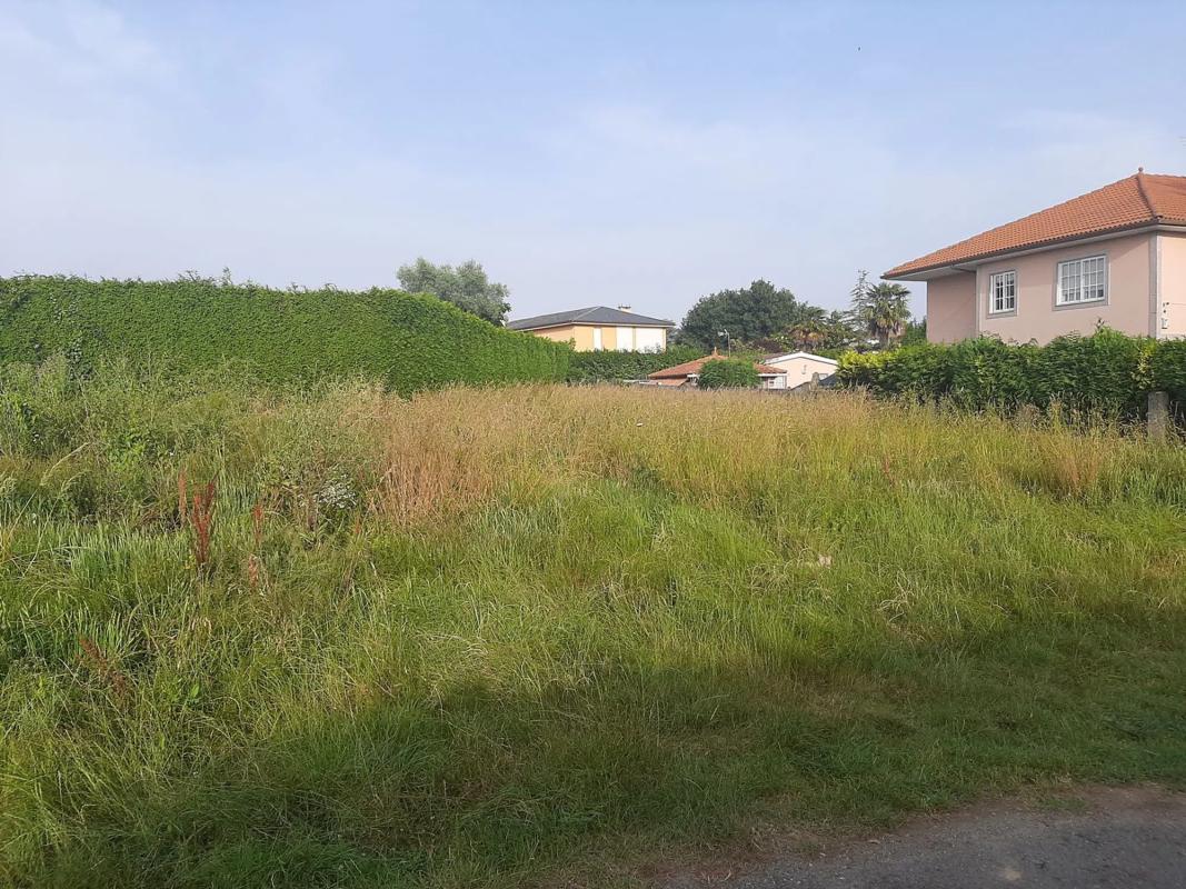 Terreno en venta en Oleiros, A Coruña photo 2