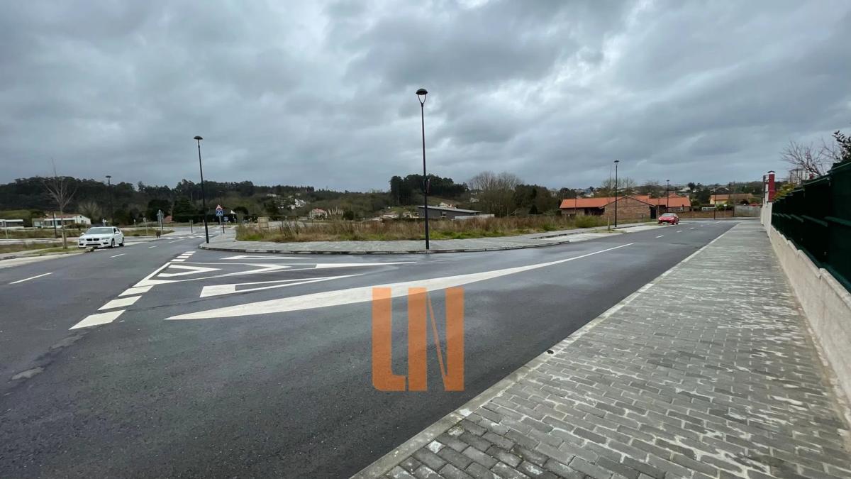Terreno en venta en Oleiros, A Coruña photo 3