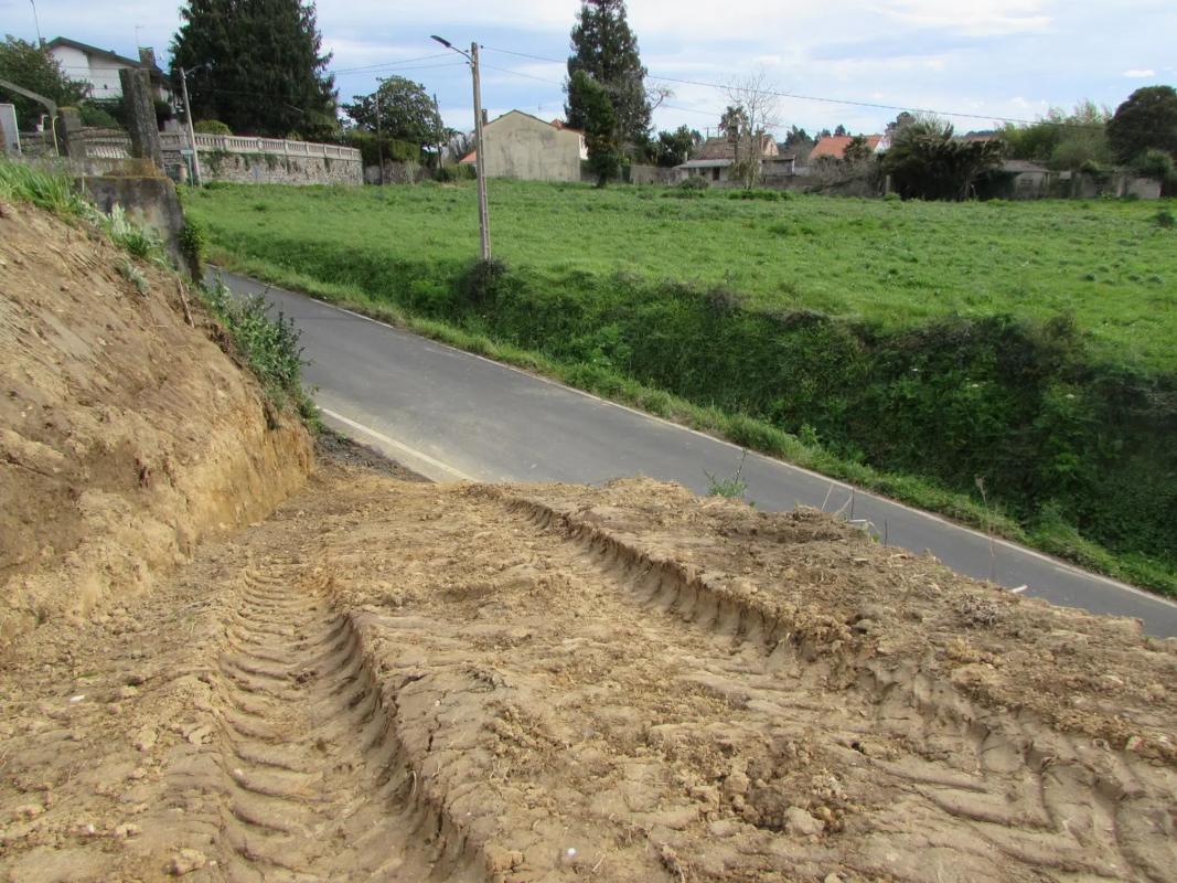 Terreno en venta en Bergondo, A Coruña photo 4