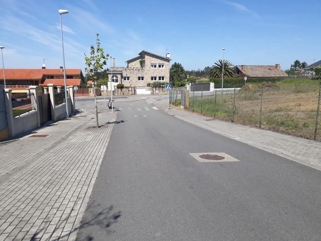 Terreno en venta en Oleiros, A Coruña photo 2