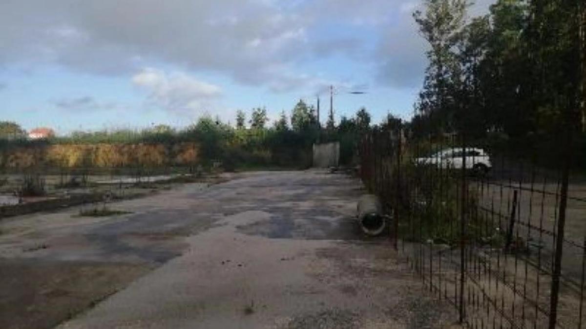 Terreno en venta en Cambre, A Coruña photo 1