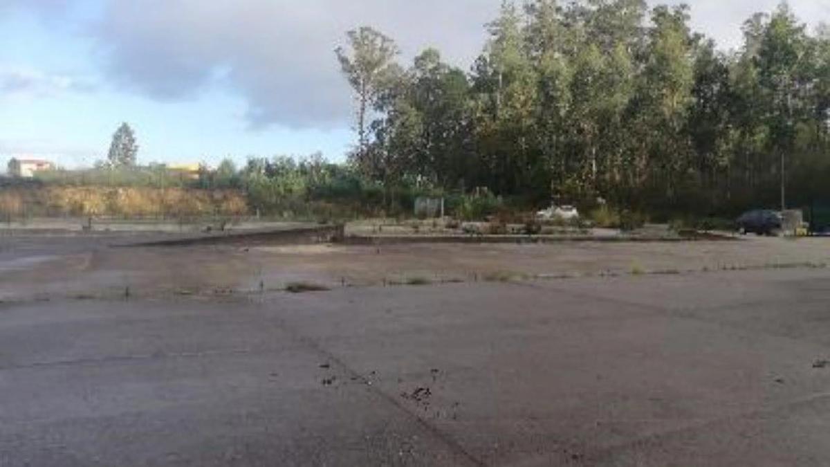 Terreno en venta en Cambre, A Coruña photo 2