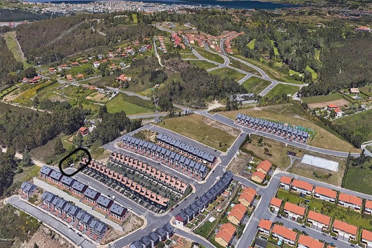 Terreno en venta en Culleredo, A Coruña photo 1