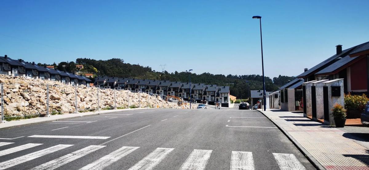 Terreno en venta en Culleredo, A Coruña photo 4