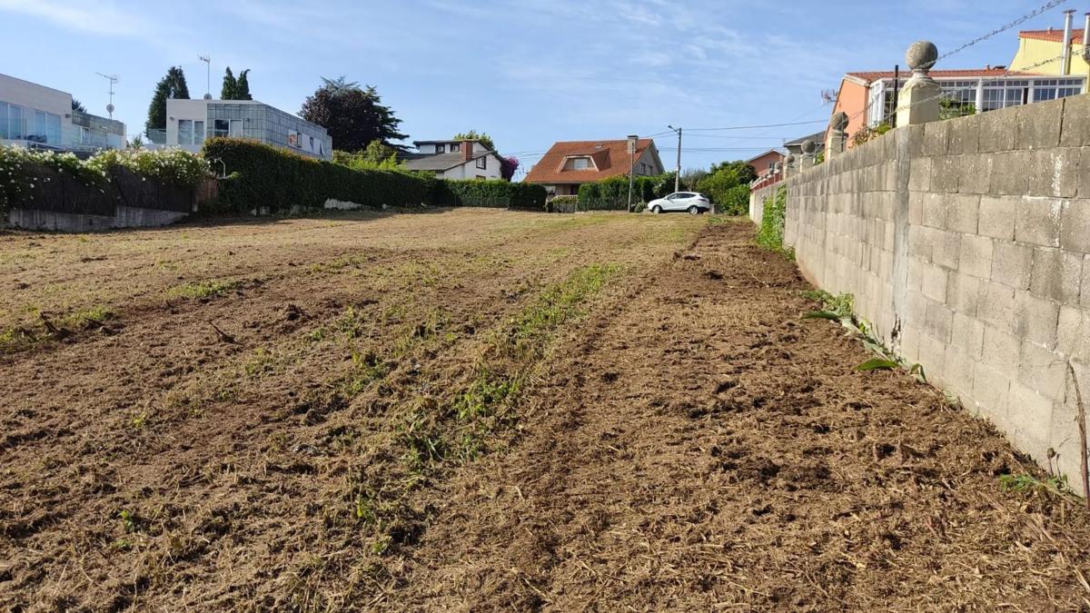 Land for sale in Oleiros, A Coruña photo 1