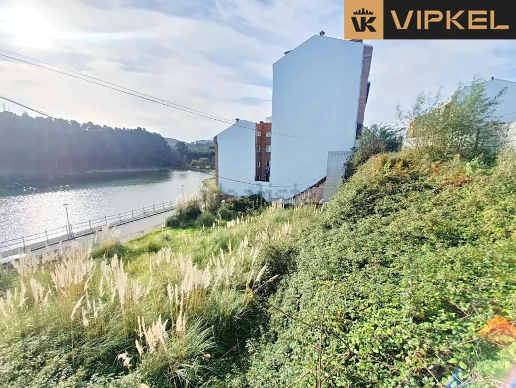 Terreno en venta en Arteixo, A Coruña photo 1