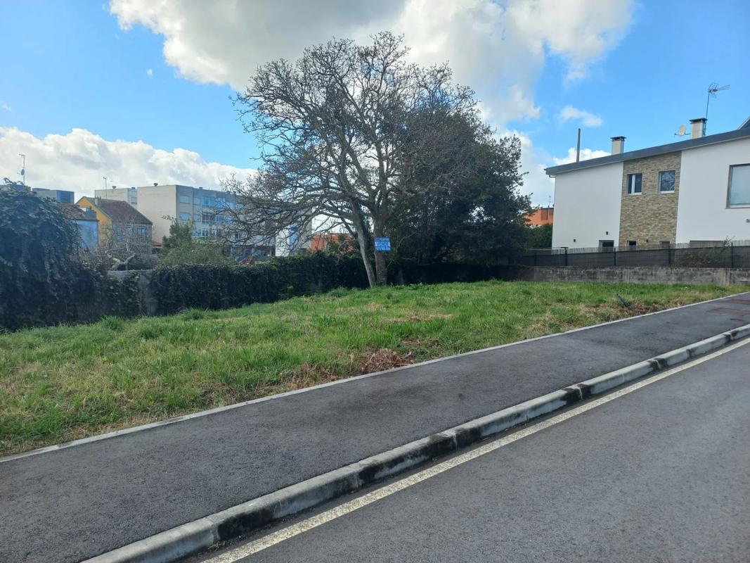 Terreno en venta en Oleiros, A Coruña photo 1
