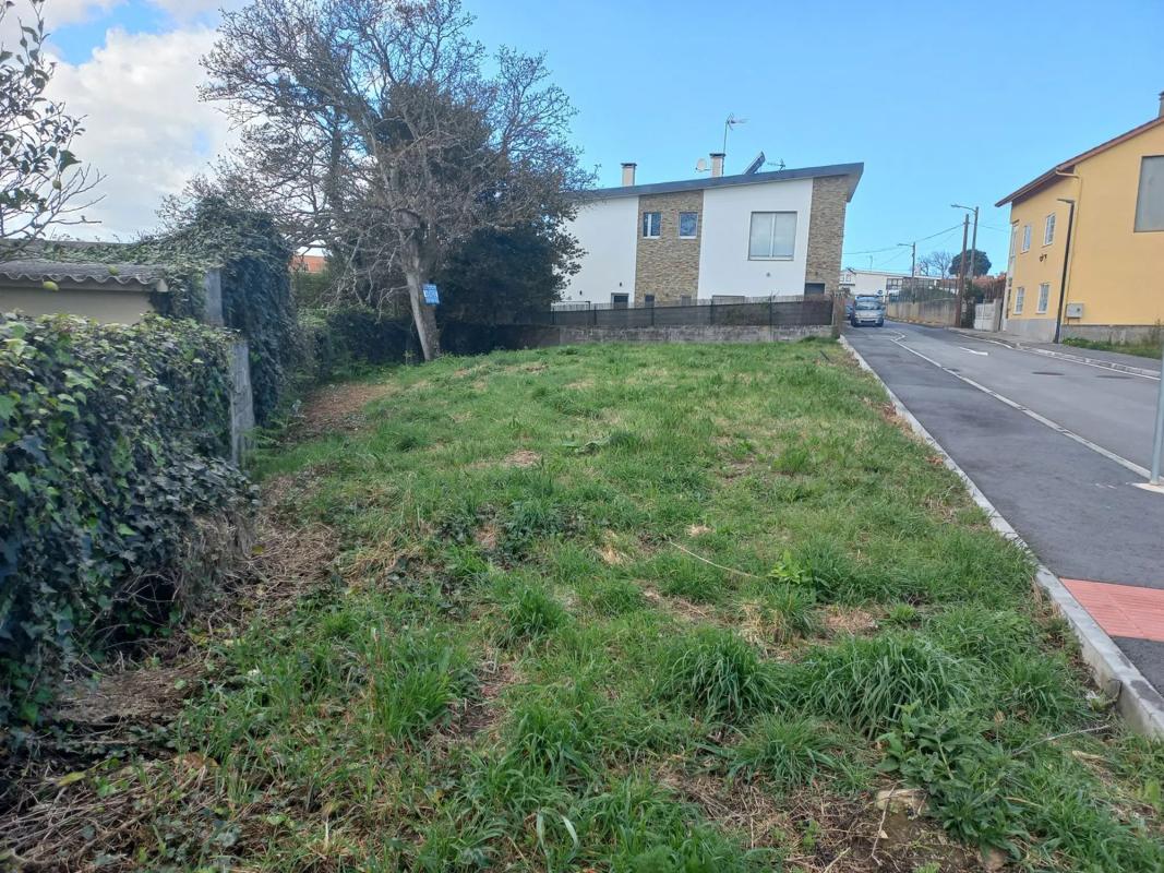 Terreno en venta en Oleiros, A Coruña photo 2
