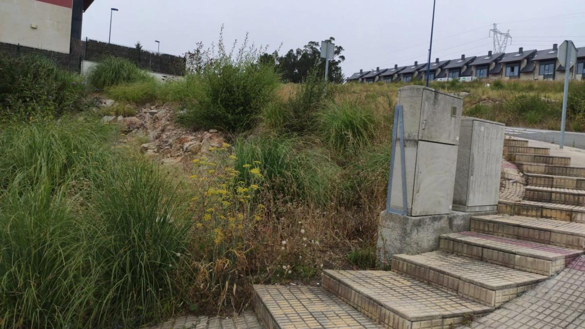 Terreno en venta en Culleredo, A Coruña photo 3