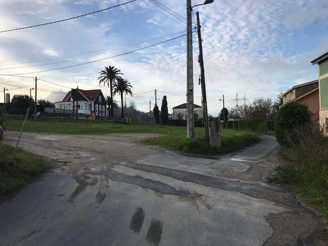 Terreno en venta en Culleredo, A Coruña photo 3
